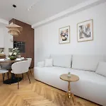 Wilcza Tenement Near National Museum By Renters