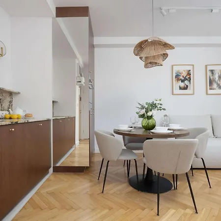 Wilcza Tenement Near National Museum By Renters شقة