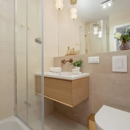 Wilcza Tenement Near National Museum By Renters